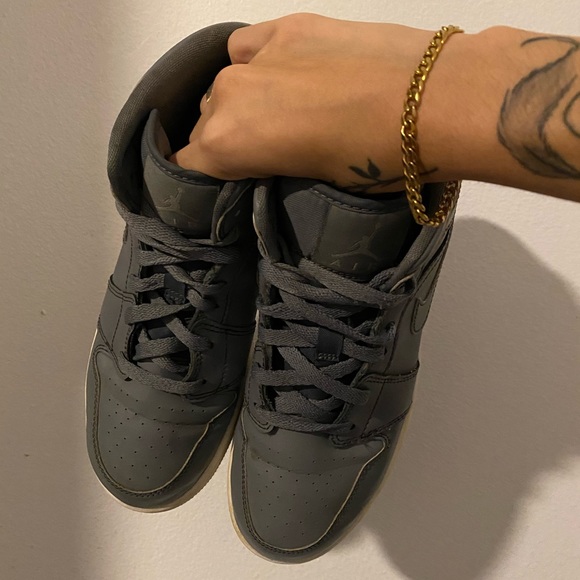 Air Jordan 1 Retro Mid GS ‘Cool Grey Wolf Grey’